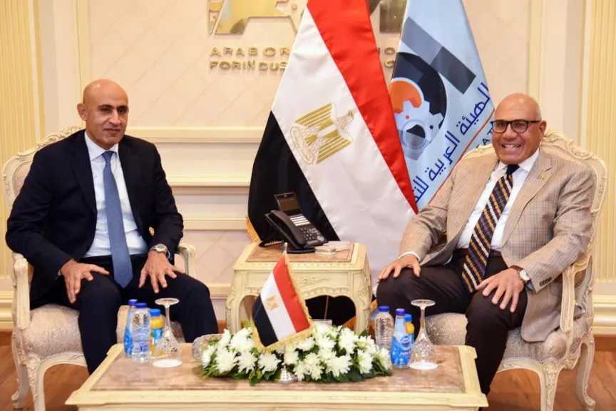 رئيس العربية للتصنيع ووزير التعليم يبحثان تعزيز التعاون في مجالات الذكاء الإصطناعي والتدريب.. صور