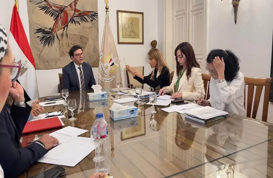 وزير الثقافة يبحث مع المدير الإقليمي لليونسكو تطوير المتاحف وصون التراث