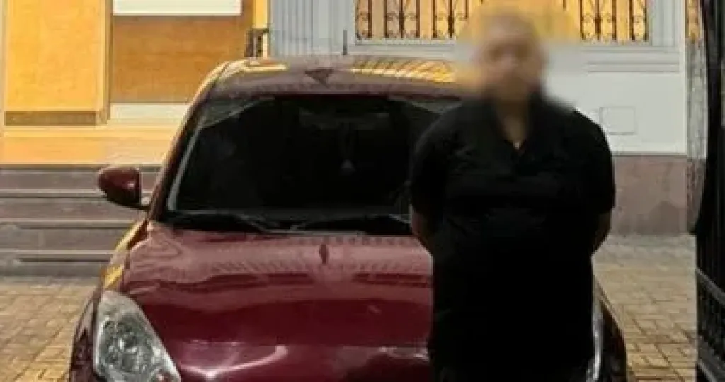 ضبط لص سرق طلبات من دراجة توصيل وهرب