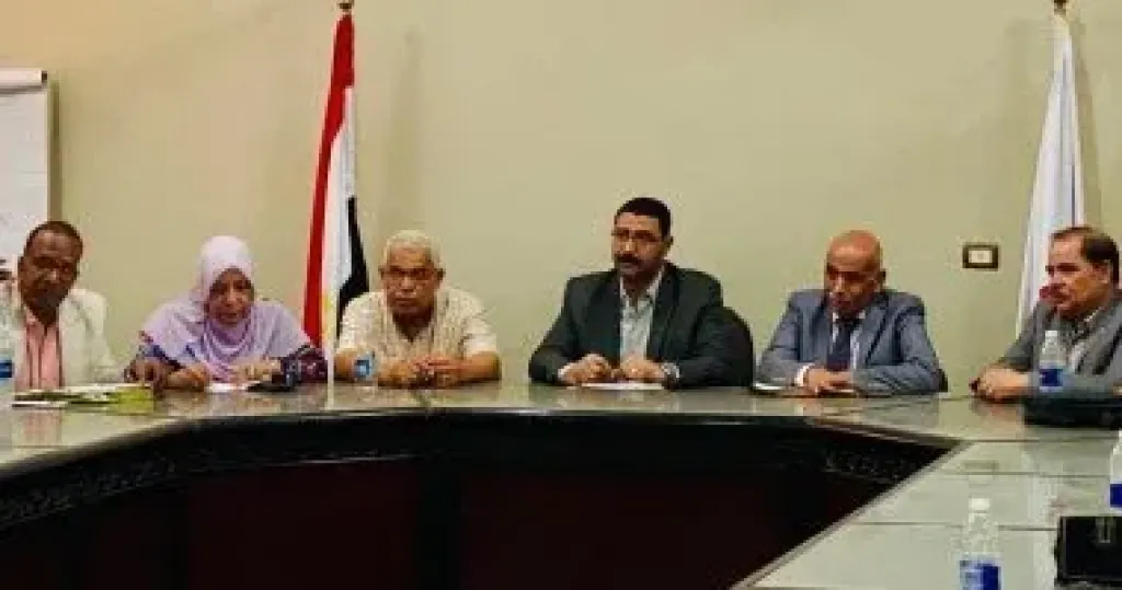 زراعة سوهاج تبحث دعم صغار المزارعين وتطوير مراكز الألبان