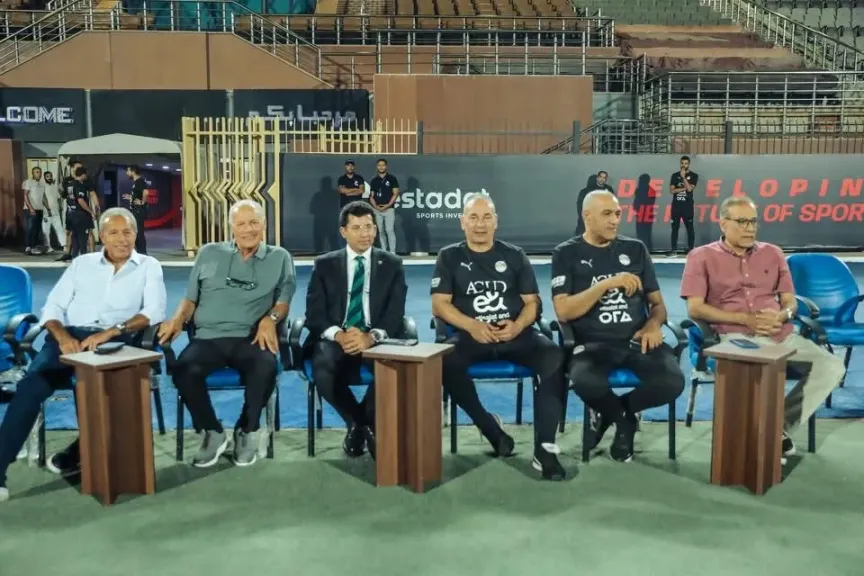 وزير الشباب و الرياضة و أبو ريدة في مران منتخب مصر