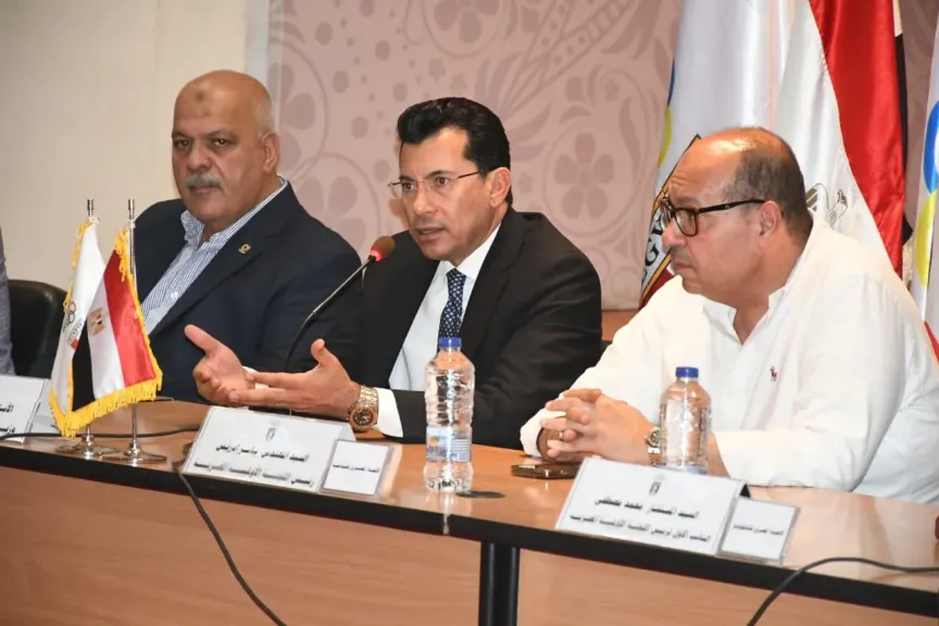 وزير الرياضة ورئيس اللجنة الأولمبية يجتمعان برؤساء الاتحادات لمتابعة الأكواد الطبية والاستعدادات للأولمبياد