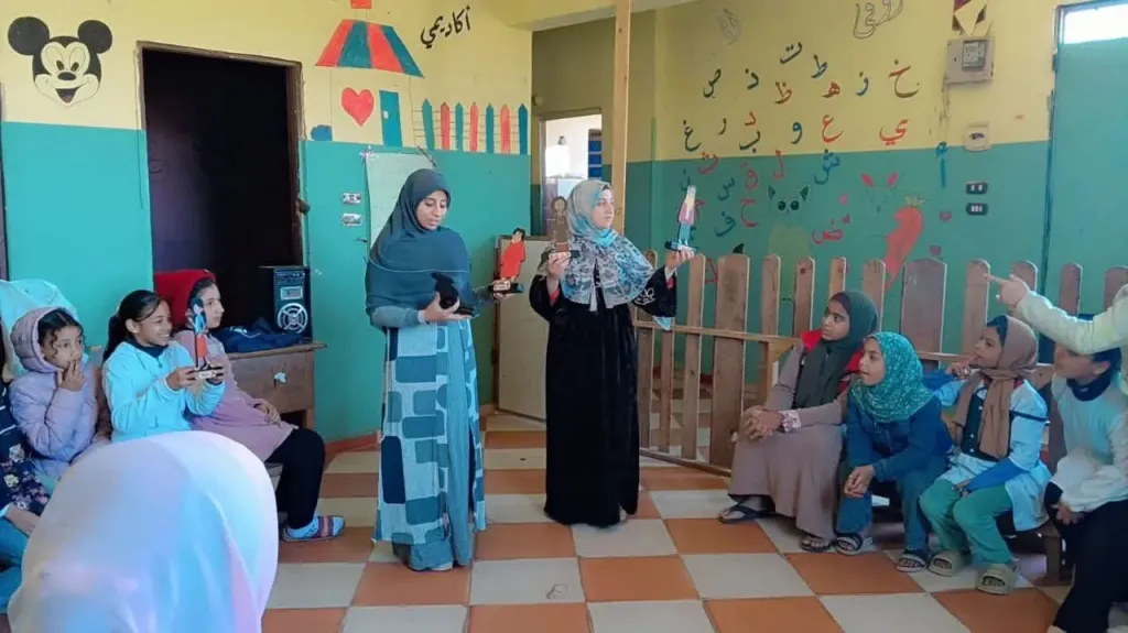 محافظ بني سويف يناقش تقرير المجلس القومي للمرأة حول برامج تمكين الفتيات والفتيان