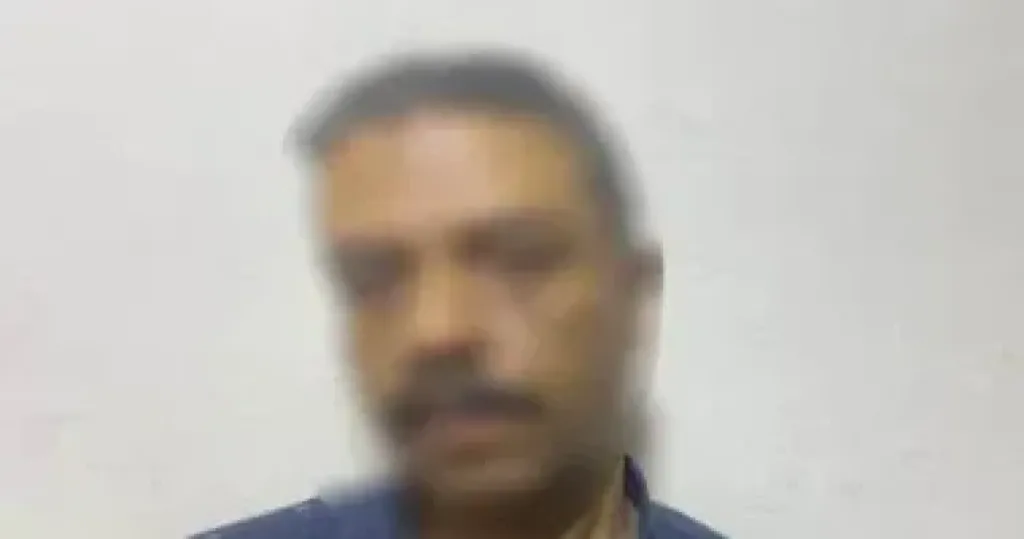 القبض على صاحب مقهى اعتدى على عامل بسبب خلاف على ثمن مشروبات بالقاهرة