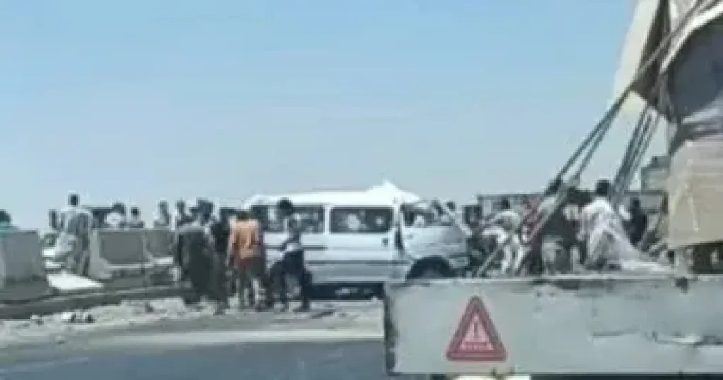 إصابة 10 اشخاص إثر انقلاب سيارة ميكروباص فى الجيزة