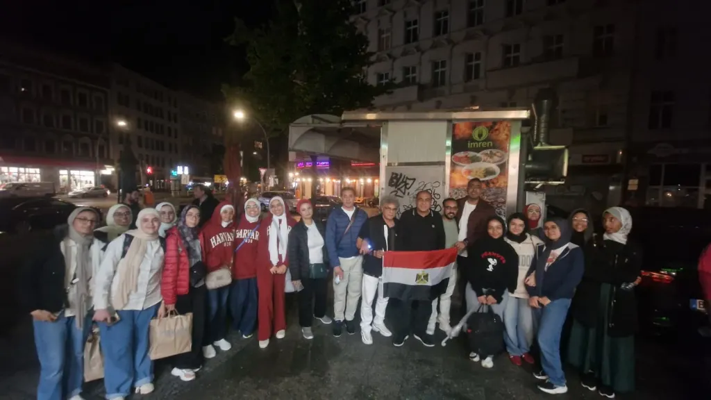 المستشار محمد سليم يلتقي الجالية المصرية في برلين ويحتفي بالطلبة المتفوقين