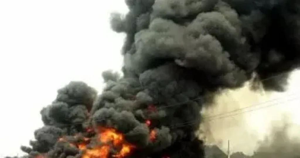 طائرة مسيرة تستهدف سيارة مدنية على طريق مطار حلب الدولى
