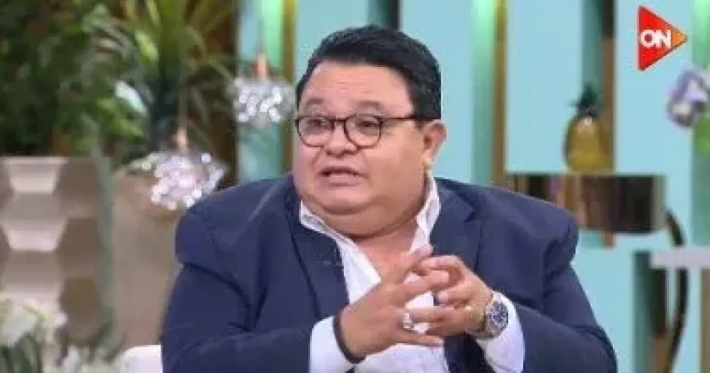 خالد جلال لـ”معكم”: عملنا مسرح بملاليم لكن التأثير كان كبيرا.. قلة الإمكانيات تصنع الإبداع