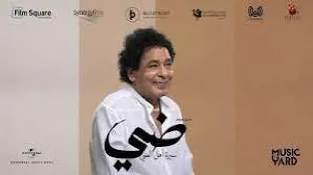 عودة نارية تجهّز في الكواليس، محمد منير يحضر لأغنية جديدة من كلمات حدوتة