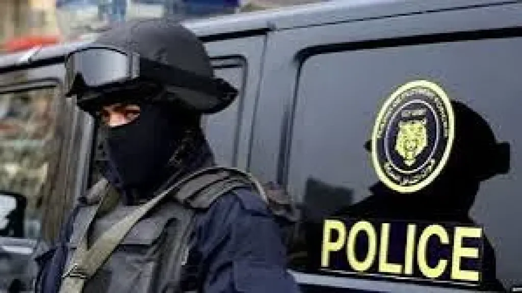 فريق بحث لفحص فيديو سحل فتاة وتجريدها من ملابسها على يد 3 سيدات بالسلام