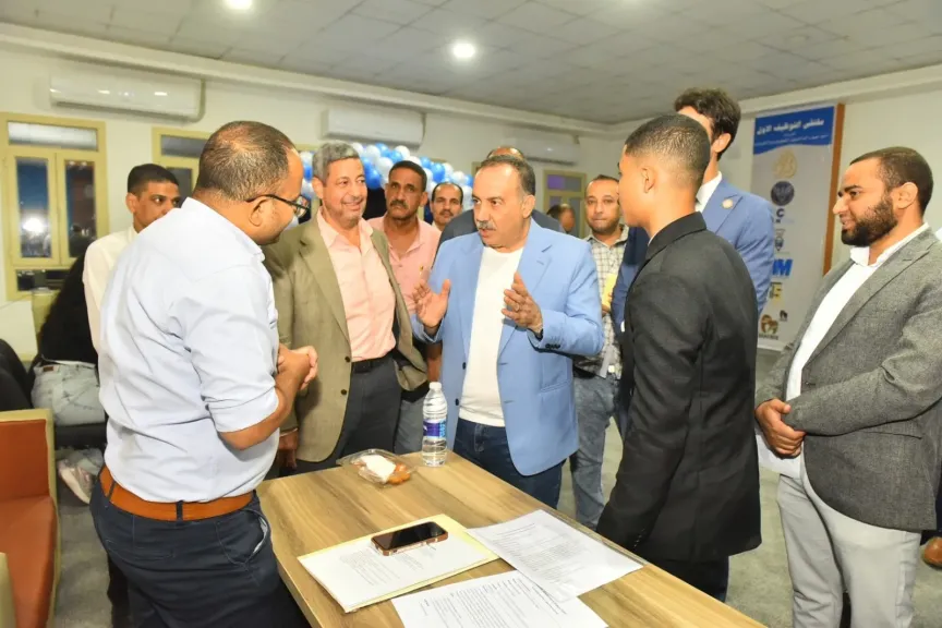 محافظ أسيوط يشهد حفل تخرج طلاب مدرسة أحمد ضيف الله الدولية