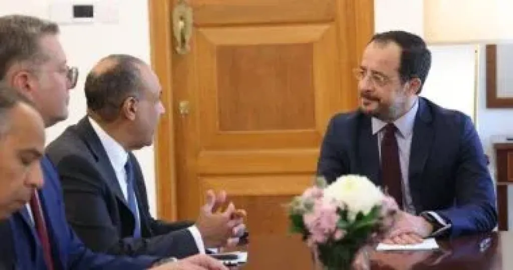 وزير الخارجية يبحث مع رئيس قبرص ربط حقول الغاز القبرصية بمصر