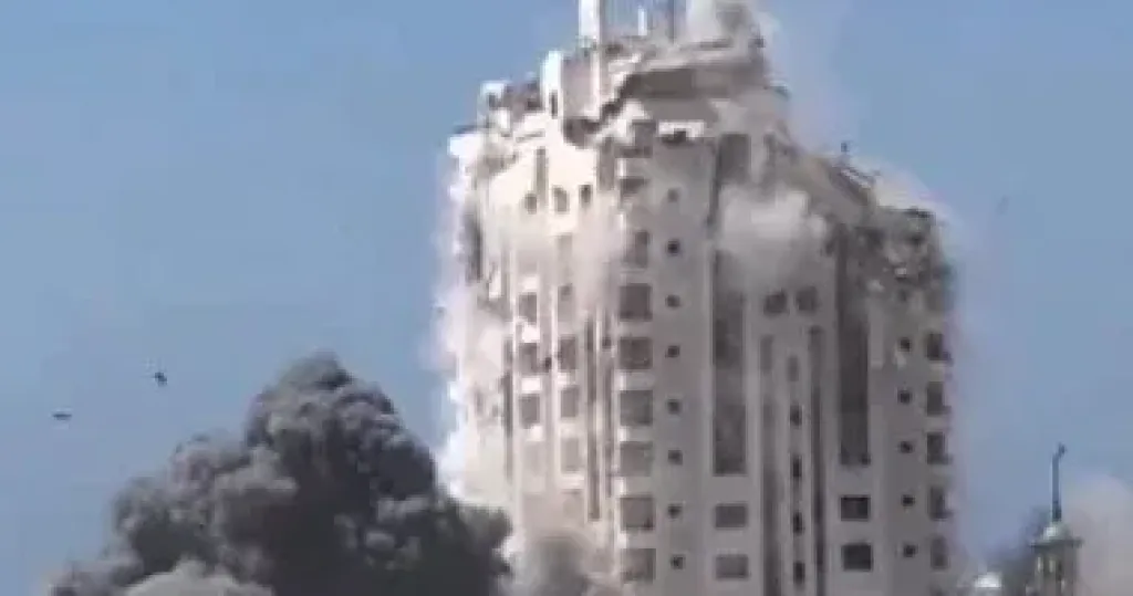 تدمير برج مشتهى.. إسرائيل تبدأ هدم مباني غزة استعداد لاحتلال القطاع