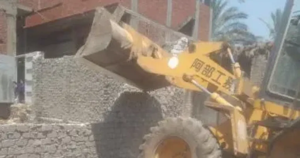 الوحدات المحلية بالإسماعيلية تواصل أعمالها فى رفع 7337 طن مخلفات خلال أسبوع