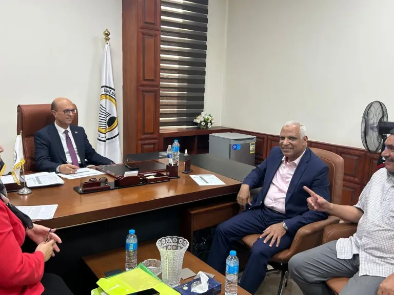 الدكتور المنشاوي يجتمع لمتابعة الاستعداد للعام الدراسي الجديد