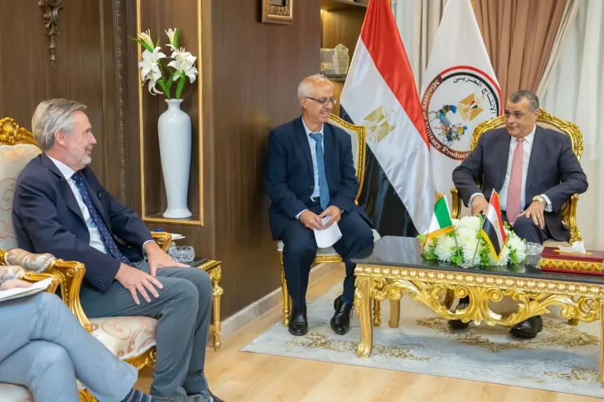 وزير الإنتاج الحربي يستقبل السفير الإيطالي لبحث سبل تعزيز التعاون المشترك في مجالات التصنيع العسكري والمدني.. صور