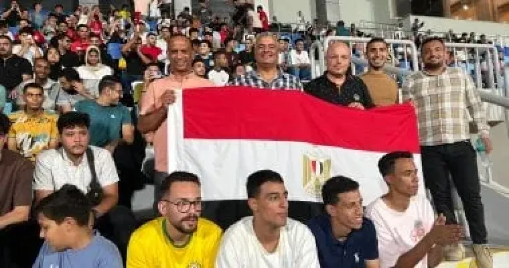جامعة قناة السويس تحتفل بانتصار منتخب مصر على تونس بمشاركة الطلاب