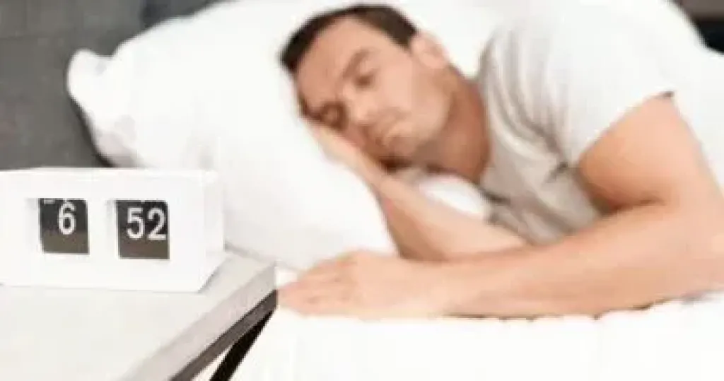 ما حكم النوم قبل صلاة العشاء؟.. أمين الفتوى يجيب