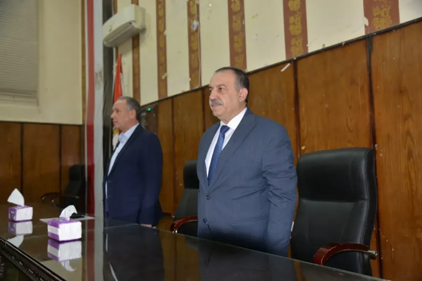 محافظ أسيوط يترأس اجتماعًا موسعًا مع قيادات التعليم لمراجعة