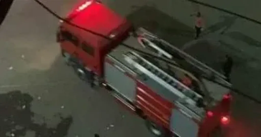 السيطرة على حريق داخل مخزن أحذية فى منشأة ناصر دون إصابات