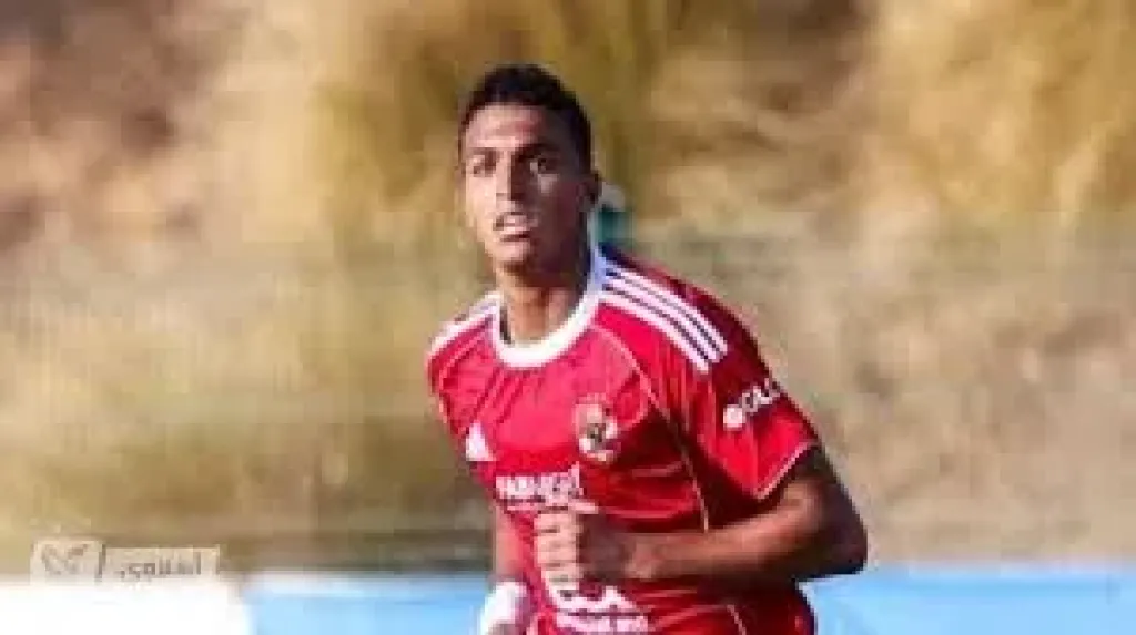ياسين مرعي يدعم دفاع الأهلي فى مباراة إنبى بالدوري