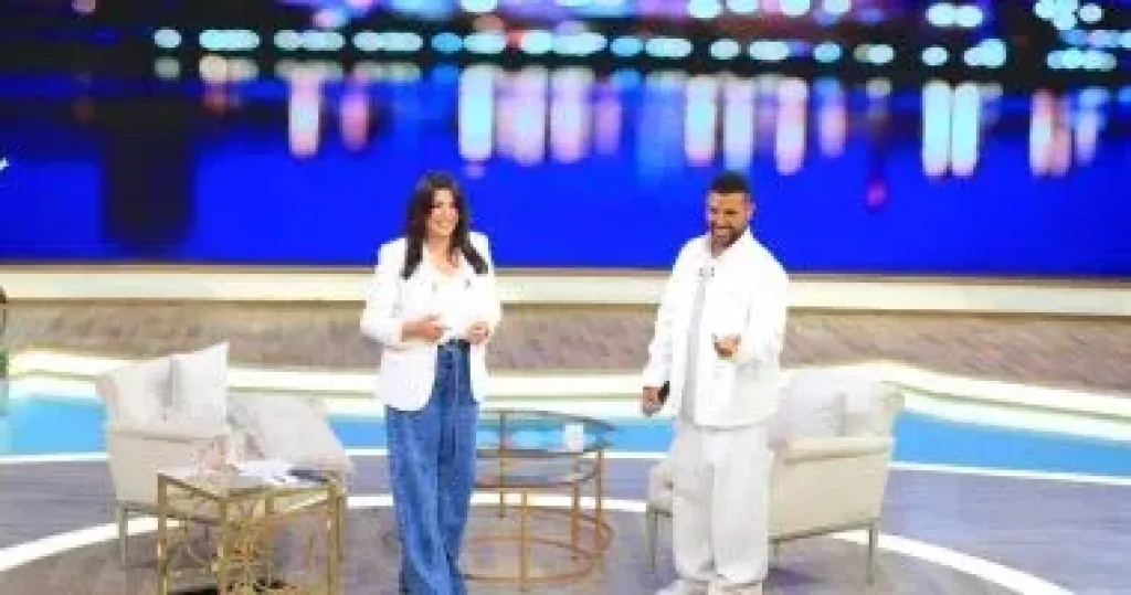 مفاجآت استثنائية وأغانى حصرية خلال لقاء أحمد سعد مع منى الشاذلى