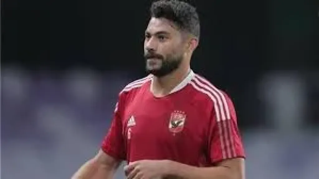 استمرار غياب ياسر إبراهيم عن دفاع الأهلي فى مباراة إنبى بالدوري