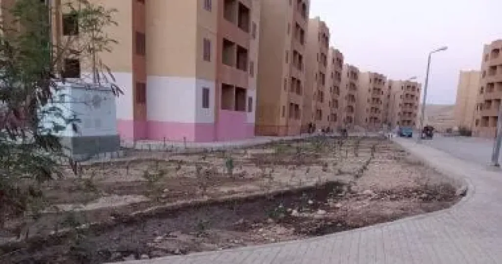 محافظ الأقصر يسلم عقود الوحدات السكنية لحاجزى عمارات الشباب بمدينة الطود.. غداً