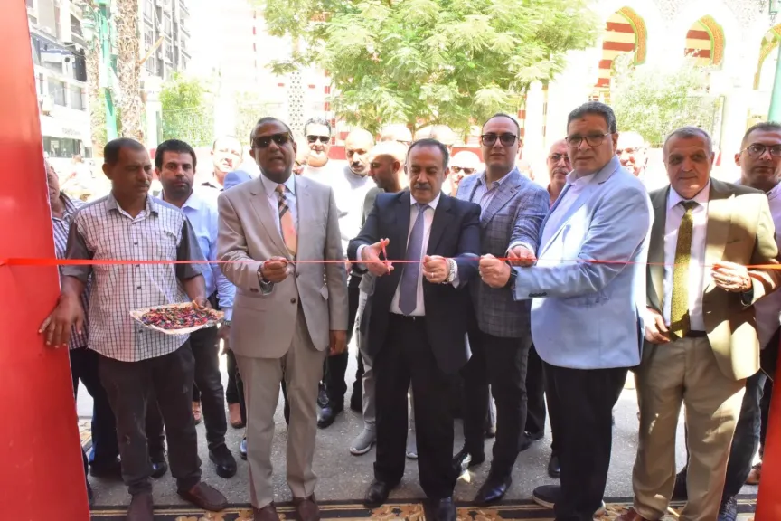 محافظ أسيوط يفتتح معرض أهلاً مدارس بتخفيضات