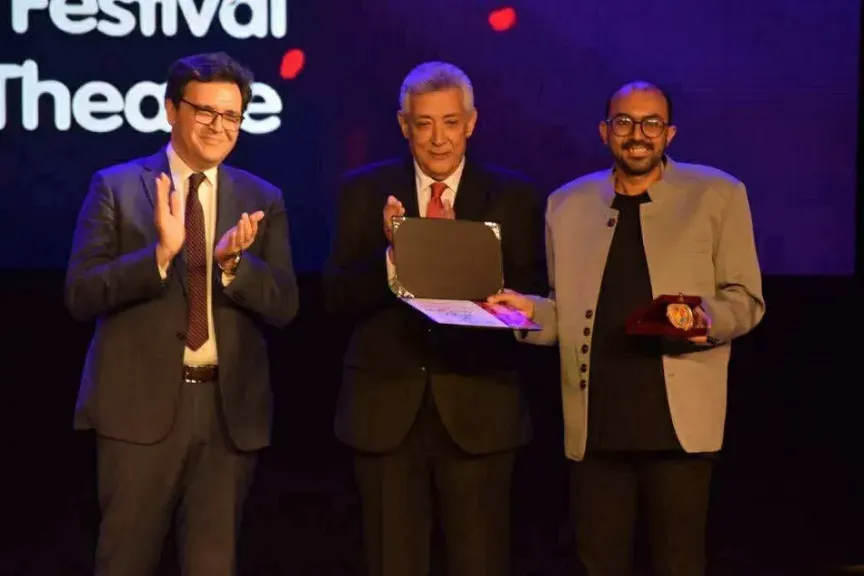 الجريمة والعقاب تفوز بجائزة لجنة التحكيم الخاصه فى مهرجان القاهرة الدولى للمسرح التجريبى