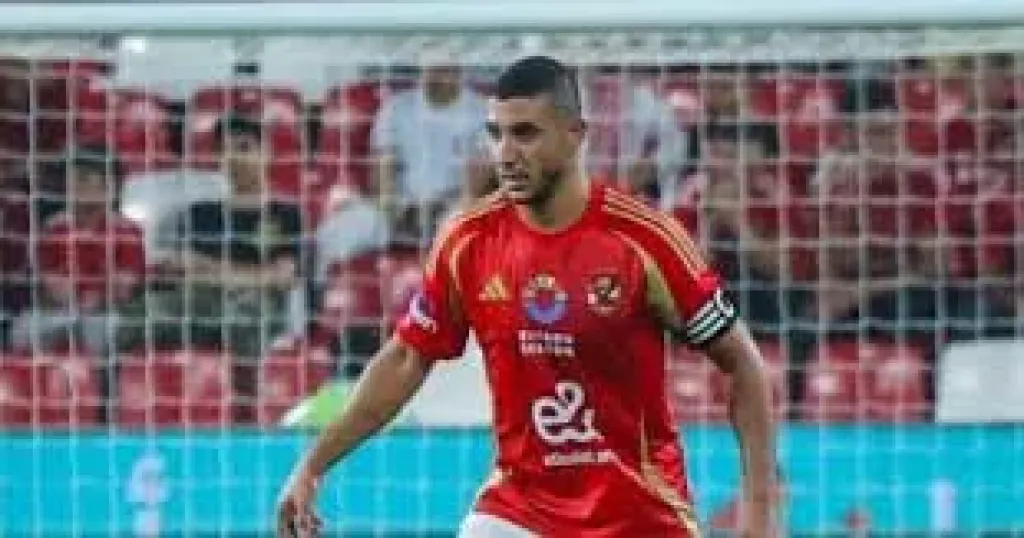 في محاولة لانقاذ الموقف...اصيب رامي ربيعة بضربة في الصدر