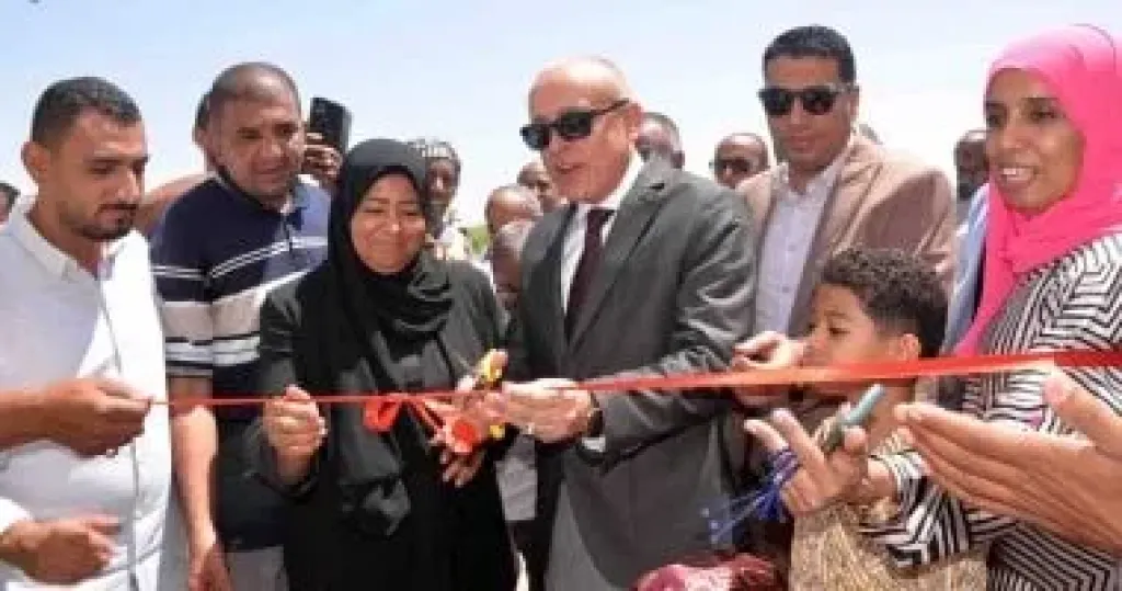 محافظ الأقصر يفتتح مشروعى الصرف الصحى بقريتى النمسا والقرايا بإسنا