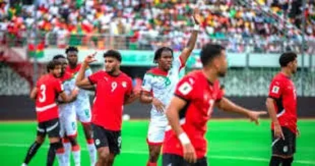 شاهد الظهور الأول لعمر مرموش بعد إصابته في لقاء بوركينا فاسو