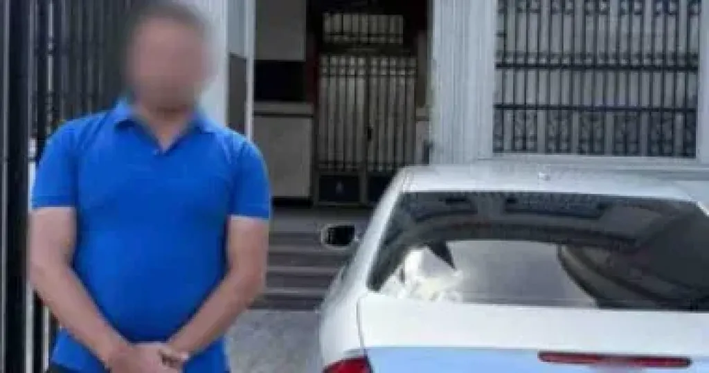 ضبط سيارة بدون لوحات ومزودة بزجاج حاجب للرؤية فى الإسكندرية