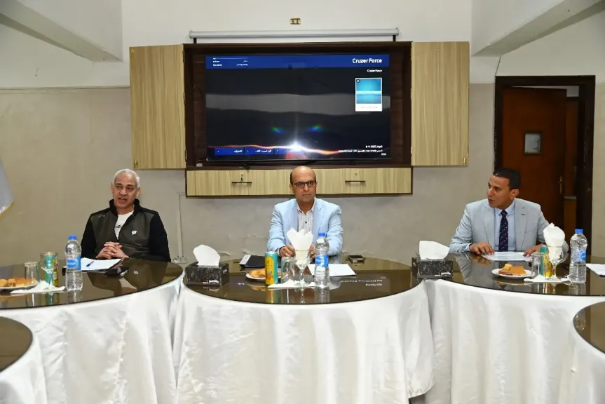 الدكتور المنشاوي يترأس اجتماع مجلس إدارة نادي جامعة أسيوط