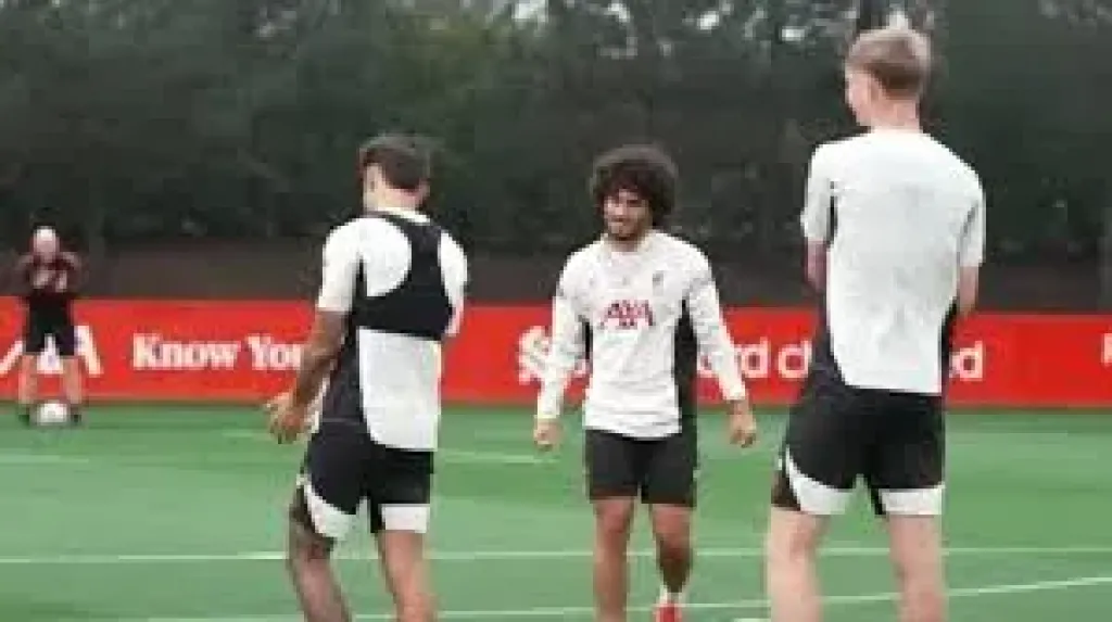 في غياب محمد صلاح، لاعب مصري جديد يشارك في تدريبات ليفربول