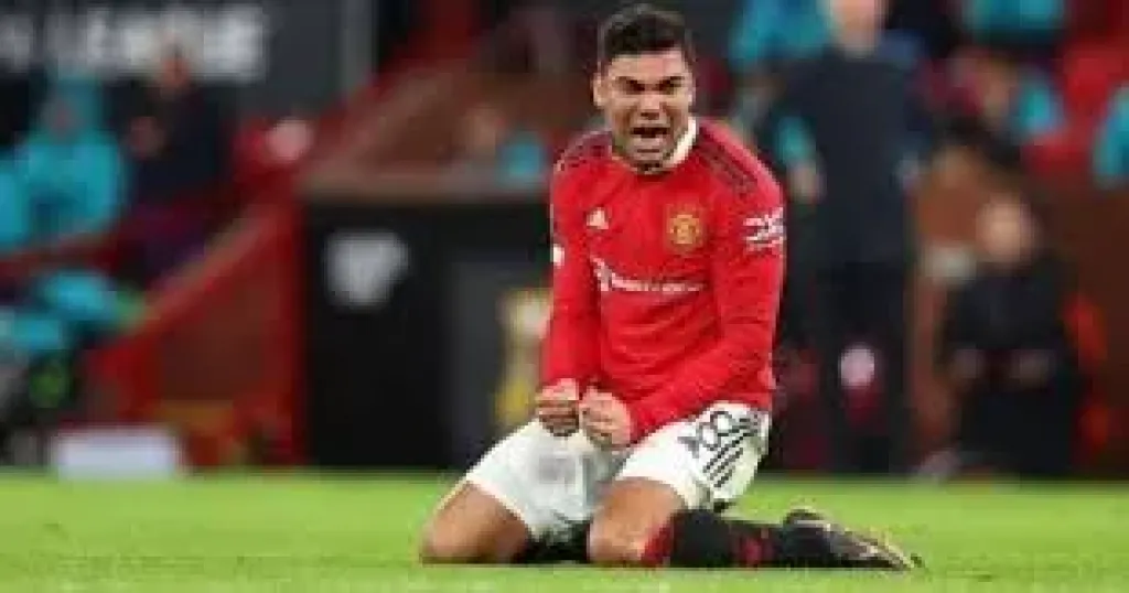 مانشستر يونايتد يغلق الباب أمام رحيل البرازيلي كاسيميرو