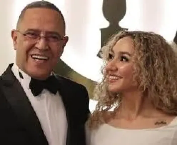 مين يصدق وولد بنت شايب.. أشرف عبد الباقى يدعم ابنته فى السينما والدراما
