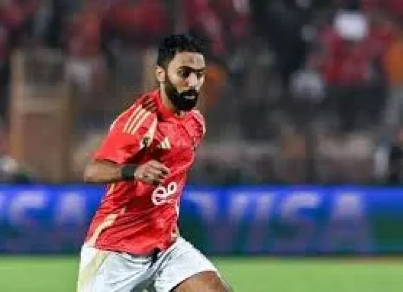 حسين الشحات يطالب الأهلي بحسم موقفه للحاق ببعثة الاتحاد الليبي في مصر