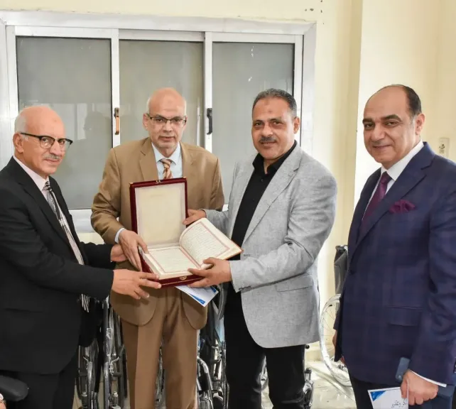 محافظ الشرقية يسلّم 20 كرسيًا متحركًا و100 طرف صناعي لذوي الهمم