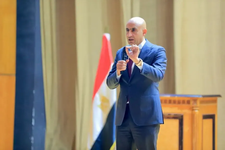 أول رد من التعليم على جدل زيادة مصروفات المدارس الرسمية وأسعار الكتب