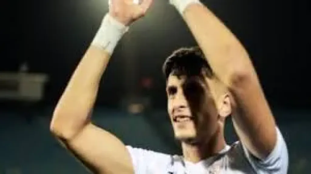 صلاح مصدق يقود دفاع الزمالك أمام المصري بالدوري