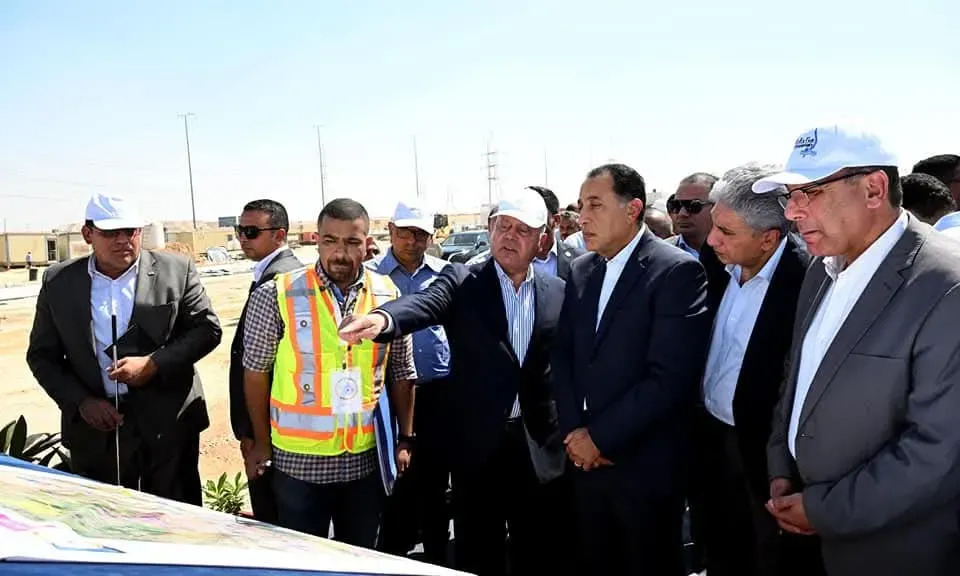 رئيس الوزراء يتابع سير الأعمال بمحطة الأتوبيس الترددي تقاطع طريق الفيوم مع طريق الواحات قرب المتحف المصري الكبير