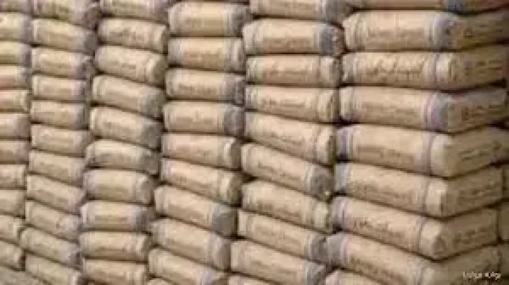 سعر الأسمنت اليوم الاثنين 23 - 2 -2026 الطن بـ 4200 جنيه للمستهلك