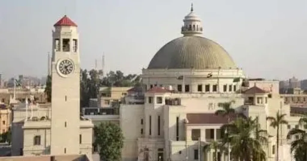 رئيس جامعة القاهرة يوجه بمتابعة  الكشف الطبي للطلاب المستجدين