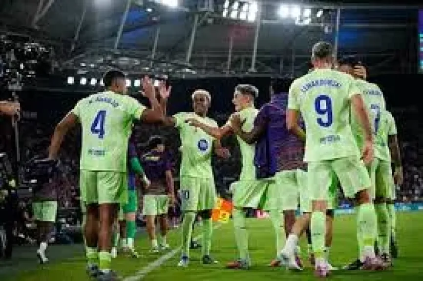 قائمة برشلونة ضد فالنسيا.. غياب يامال ودي يونج وبالدي