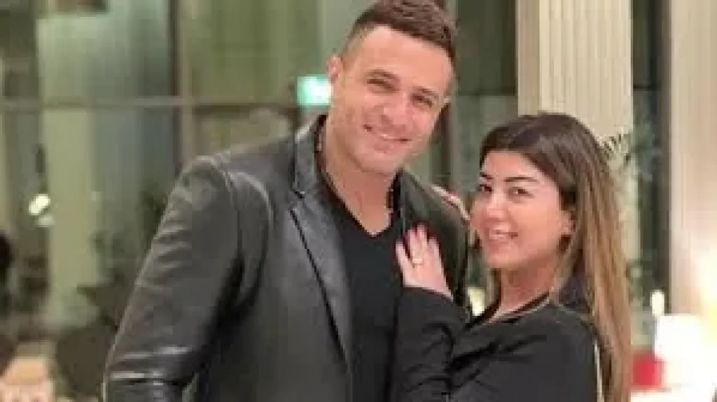 محمد نور يحتفل بعيد زواجه الـ 13