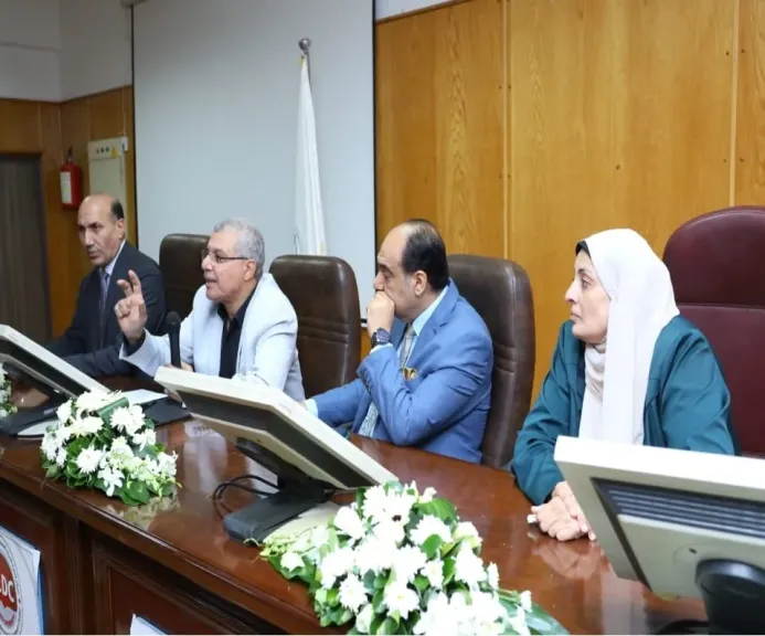 اجتماع طاريء لرئيس ووكلاء جامعة الزقازيق للاستعداد للعام الجامعي الجديد
