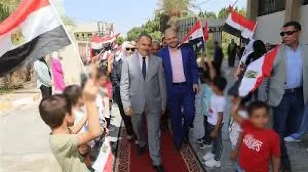 محافظ الشرقية يزور دار المدينة المنورة لرعاية الأيتام بمدينة العاشر