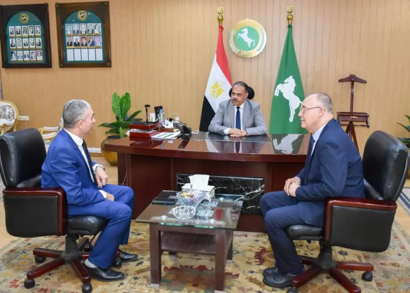 محافظ الشرقية يلتقي وكيل وزارة التموين والتجارة الداخلية الجديد